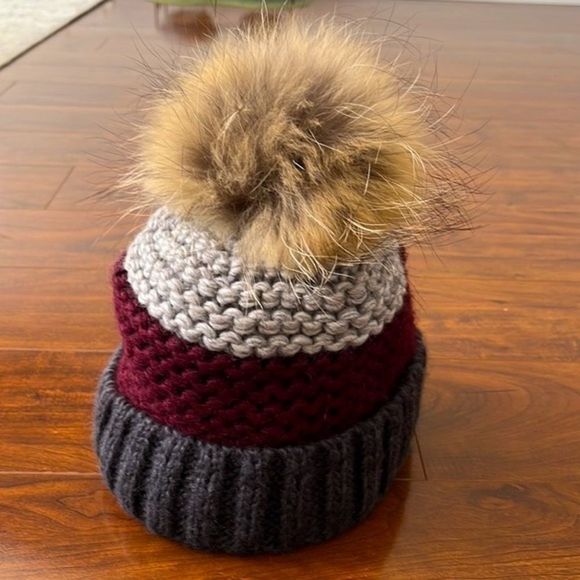 Winter Pompom toque - Picture 5 of 9